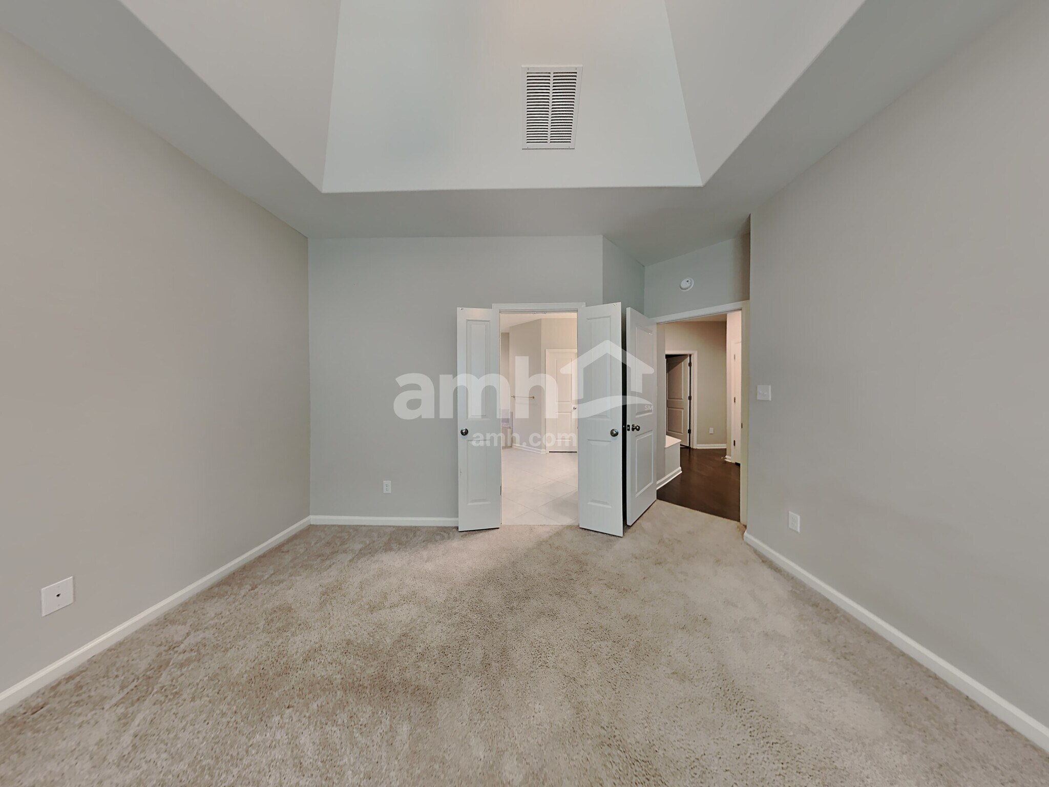 Building Photo - 5571 Stonecrest Dr