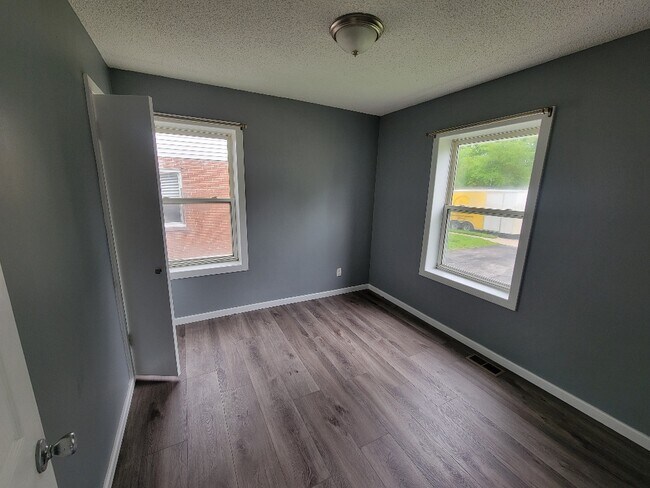 Building Photo - 3571 Wright Ave