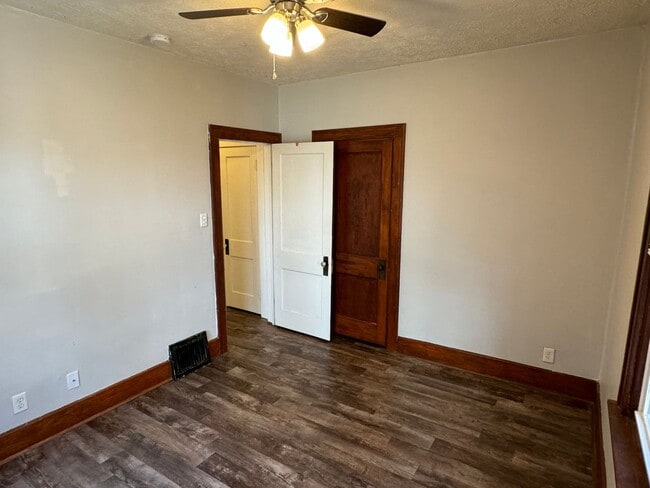 Building Photo - 1614-1616 S 4th St