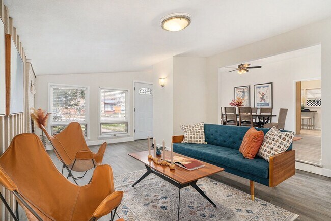 Building Photo - 3 Bed ranch minutes from CSU and pet and s...