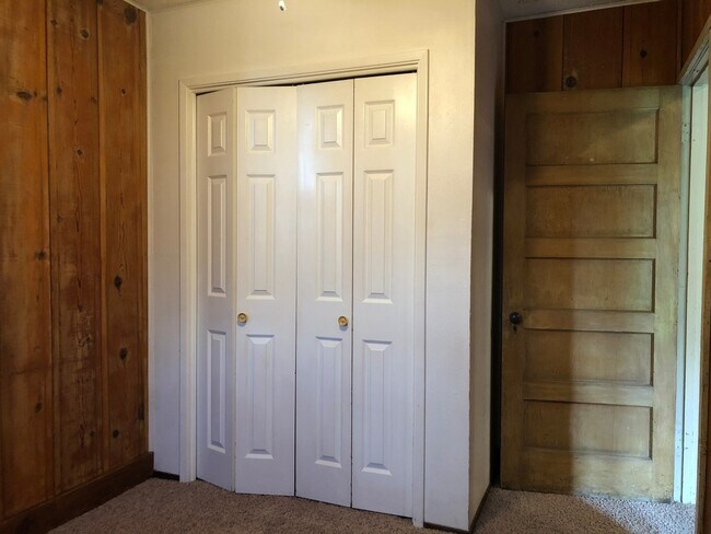 Building Photo - 1980 Sultana Dr