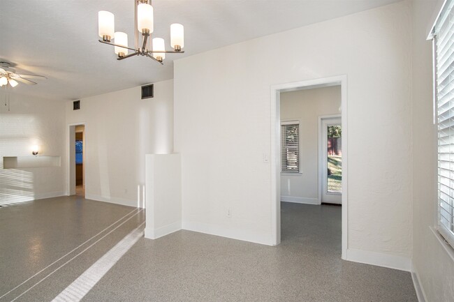 Building Photo - 1647 Lake Ella Dr