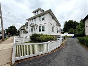 Building Photo - 78 Hunnewell Ave