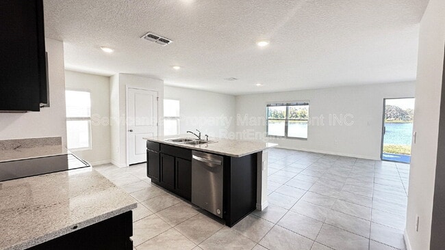 Building Photo - 2926 Rock Sound St