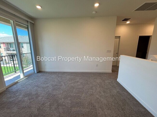 Building Photo - 839 Centerville St