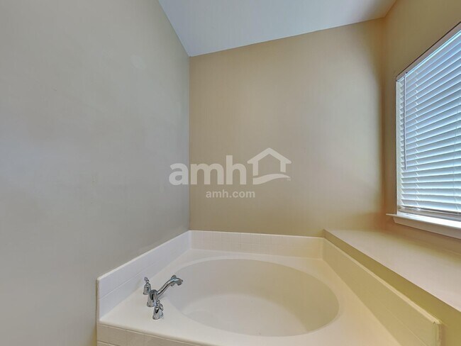 Building Photo - 3048 Argyll Dr