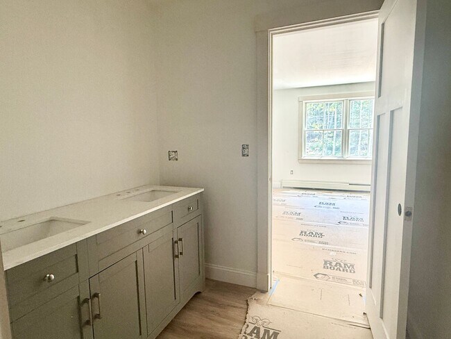 Building Photo - Brand New 3 Bedroom Townhouse for Rent