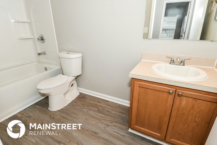 Building Photo - 12600 Wooded Bluff Ct