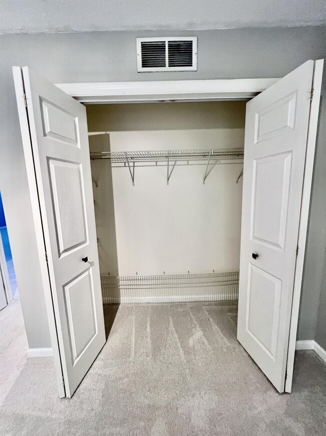 Building Photo - 229 Palisades Dr