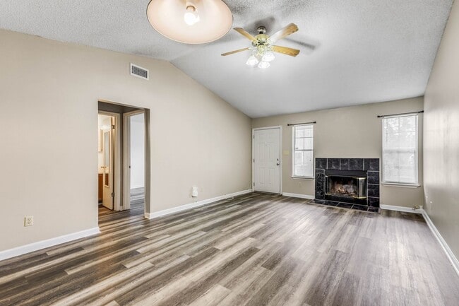 Building Photo - Upgraded 2x2 in great location AVAILABLE NOW