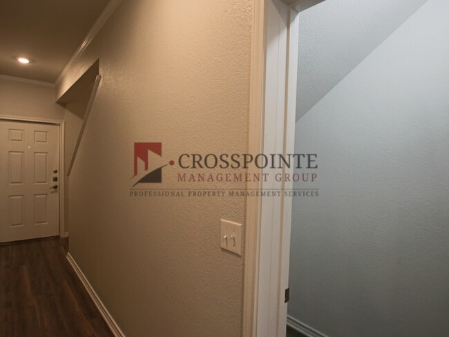 Building Photo - Stunning 2 Bed 2.5 Bath 1 Car Garage Townhome in Tyler!