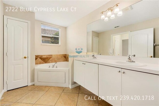 Building Photo - 2722 Blue Cypress Lake Ct
