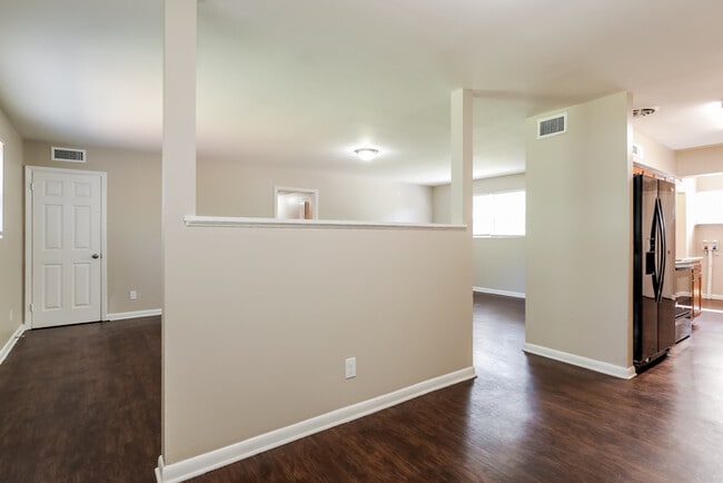 Building Photo - 4022 Rodby Dr