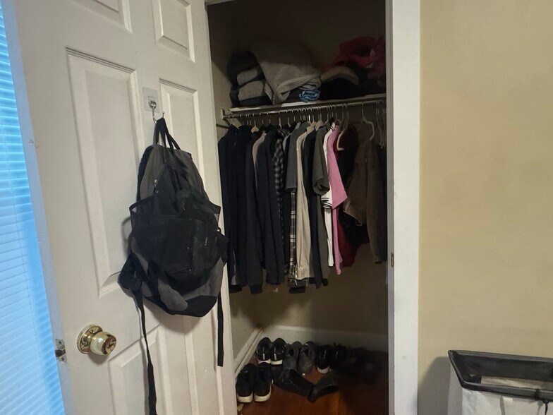 Building Photo - 38 Hillside St