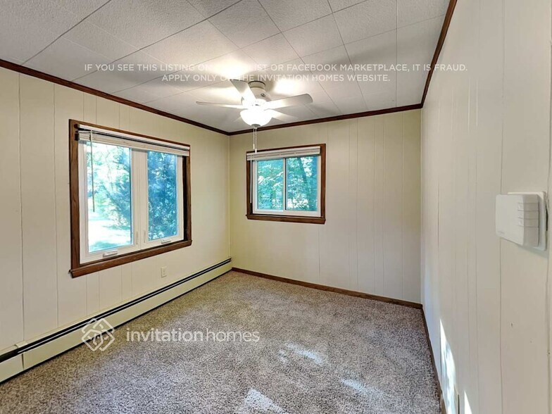 Building Photo - 10905 Irwin Ave S