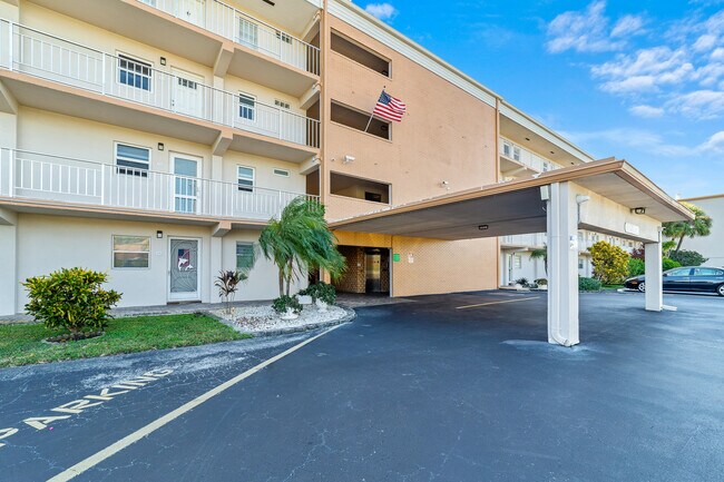 Building Photo - 230 NE 26th Ave