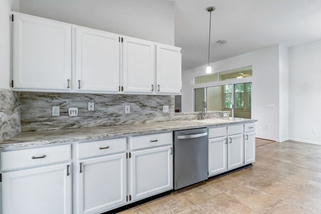 Building Photo - Coastal Living on Amelia Island