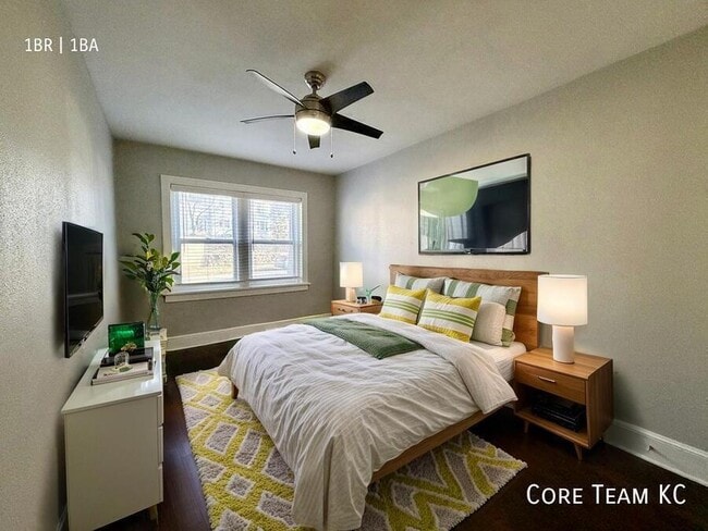 Building Photo - 217 E 46th St