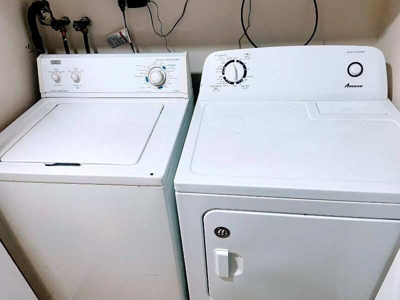 Building Photo - 1059 W Barre St