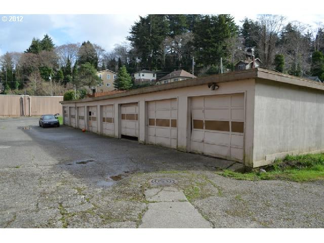 Building Photo - 777 Hemlock Ave
