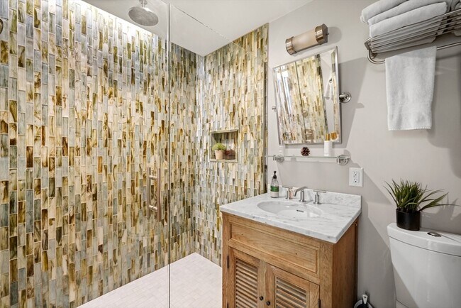 Building Photo - 95 Beacon St