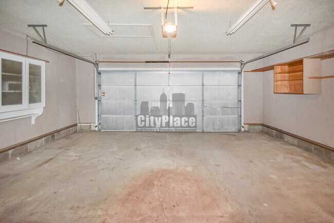 Building Photo - 2012 Olive St