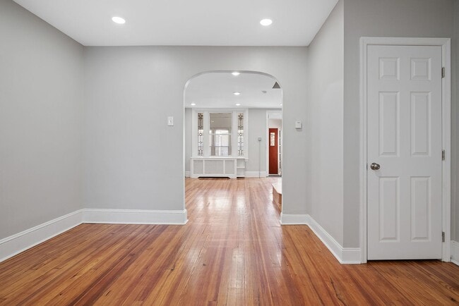 Building Photo - 3 bedroom 1 bath home in Cobbs Creek