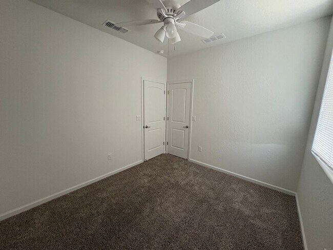 Building Photo - Two-story home in NW Visalia home Availabl...