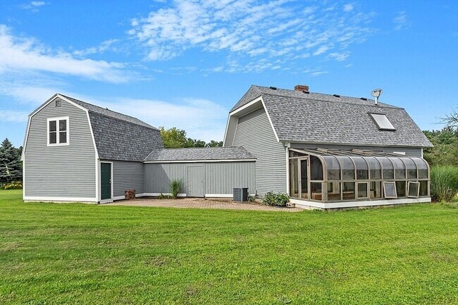 Building Photo - 370 Harwood Ave