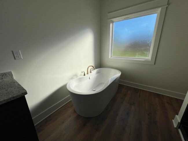 Building Photo - 308 Wolverine Way