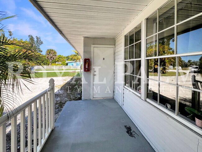 Building Photo - Coastal Comfort Meets Everyday Living — 1BR Home in Bokeelia with 1 Month Free! Apply by Jan. 31st.