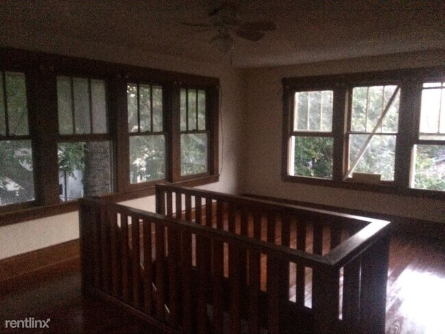 Building Photo - 2 br, 1 bath House - 617 East Moulton street