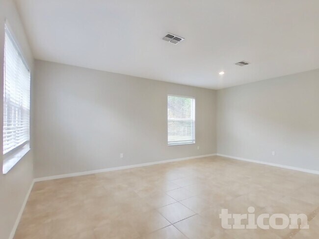 Building Photo - 10636 Deerberry Dr