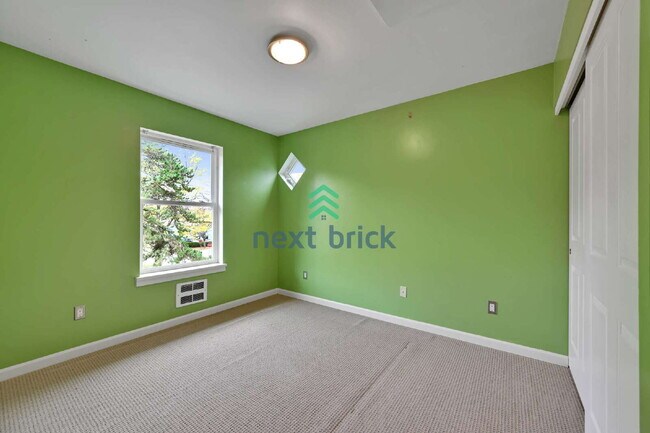 Building Photo - Live Easy in This Beautiful 2-Bedroom Condo