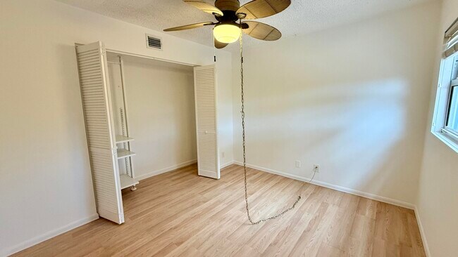 Building Photo - 9243 Green Meadows Way