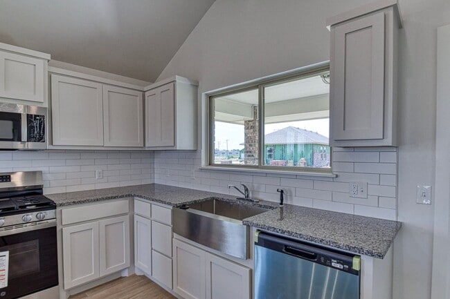 Building Photo - 3812 SE 80th St