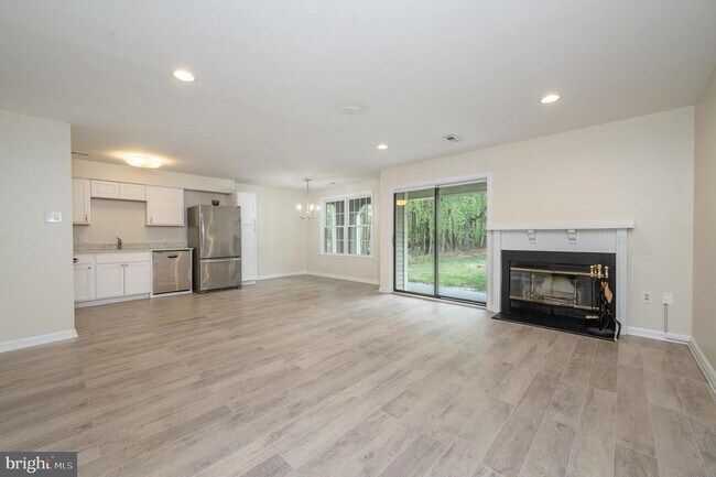 Building Photo - 17 Chelmsford Ct