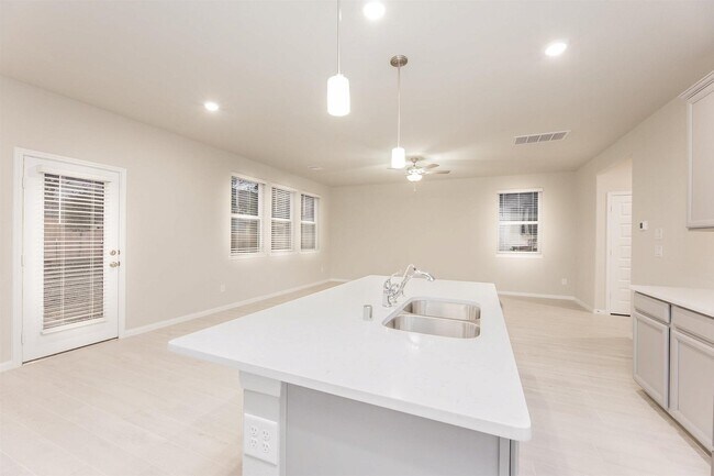 Building Photo - 18484 Sunrise Maple Drive, Montgomery, TX ...