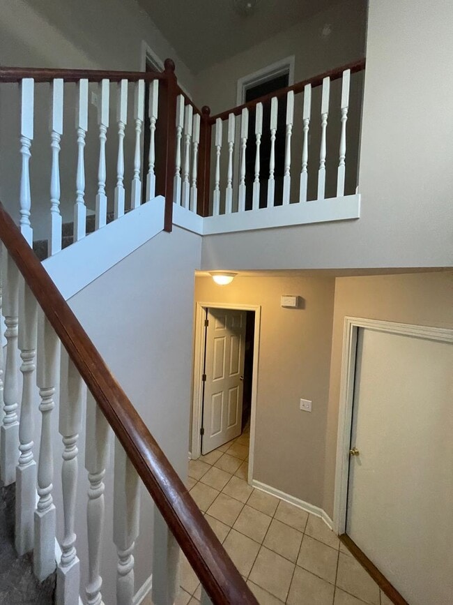 Building Photo - 112 Foxchase Ln