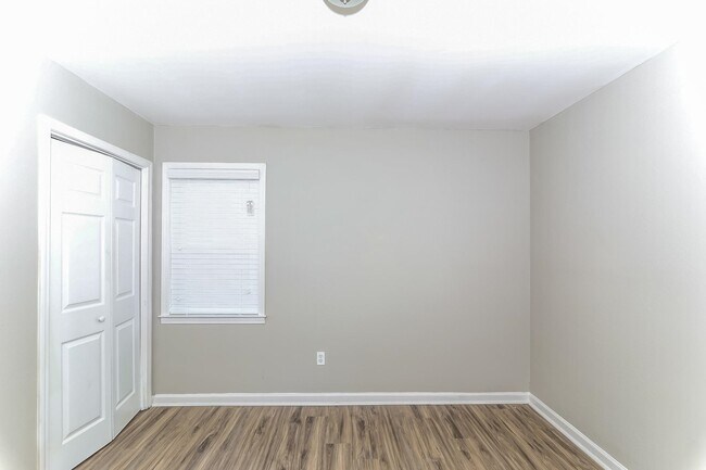 Building Photo - 6350 Limewood Ave