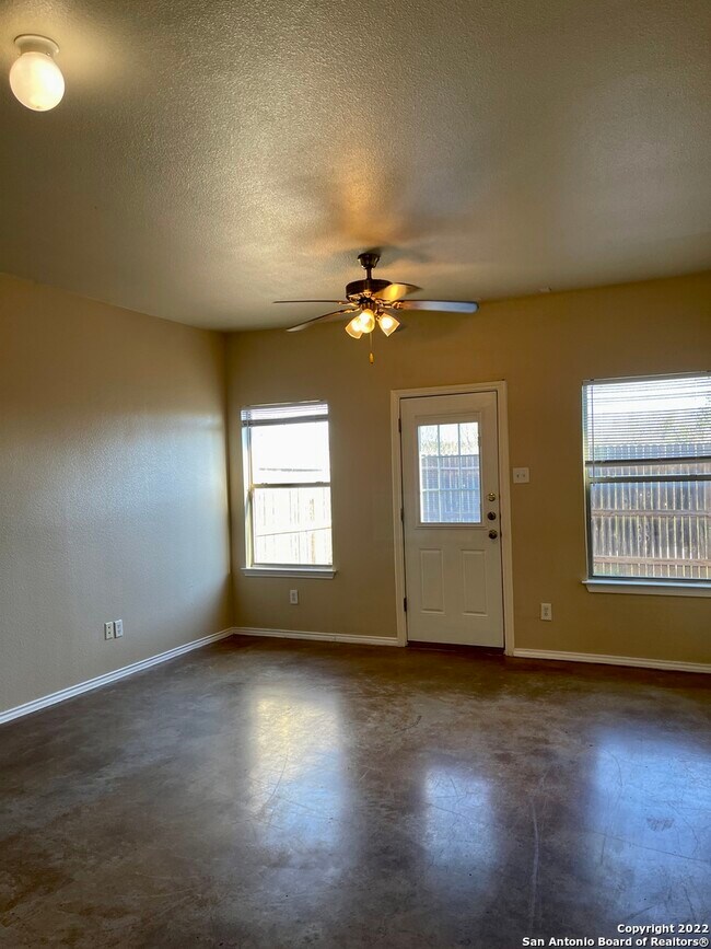 Building Photo - 10714 Mathom Landing