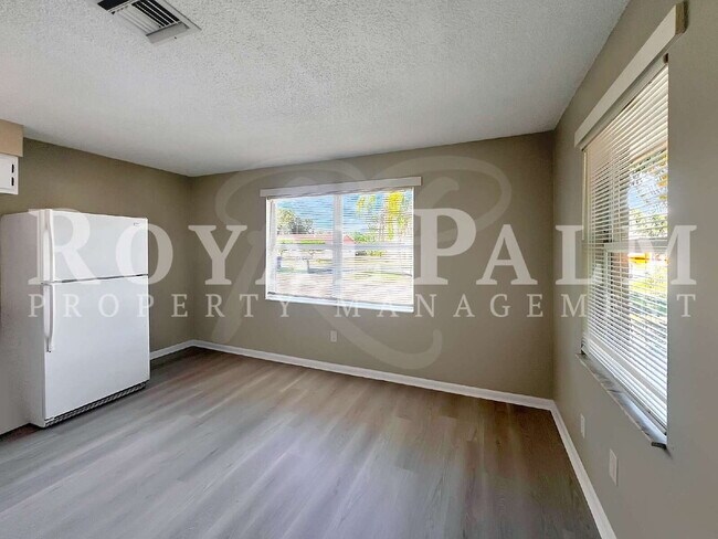Building Photo - 1BR/1BA First Street Fort Myers! Freshly Renovated + Actually Affordable = $250 Off the 1st Month!