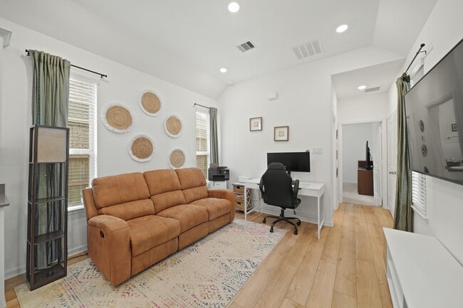 Building Photo - 9405 Vis Fls Trce