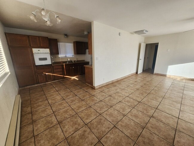 Building Photo - This 2 Bedroom/ 1 Bathroom home