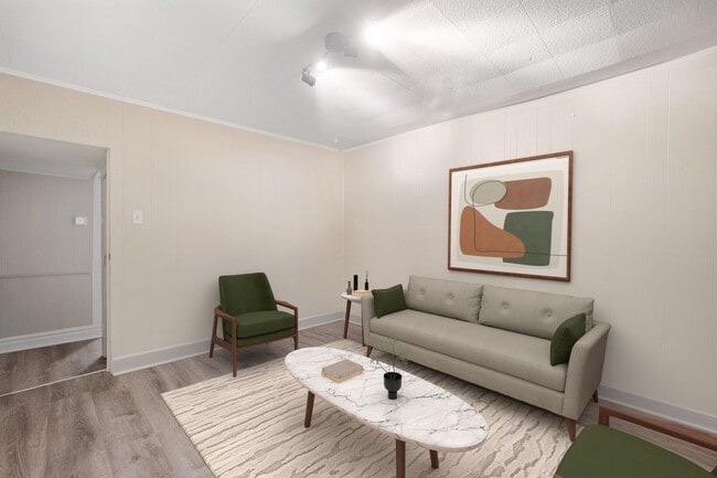 Building Photo - Tastefully updated  2-Bed, 1-Bath Gem in Troy Hill!