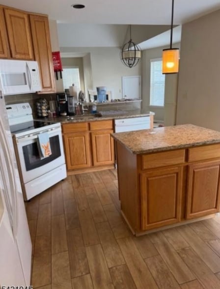 Building Photo - 2 Oak Knoll Ln