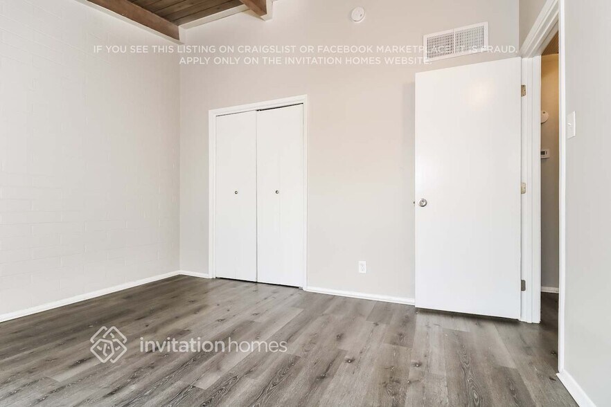 Building Photo - 6532 N 59th Dr