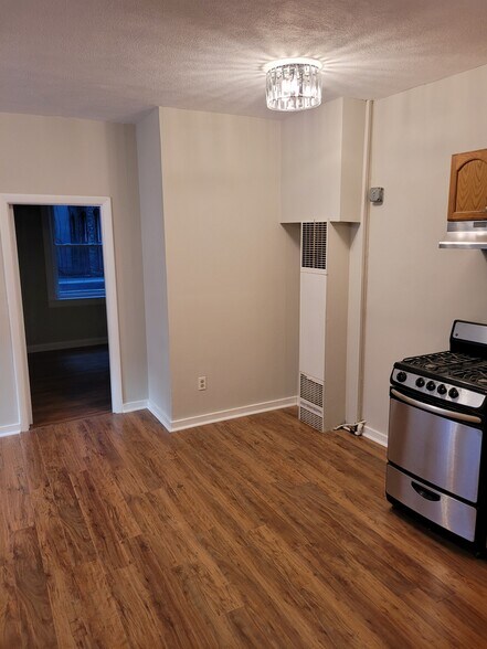Building Photo - 169 Endicott St
