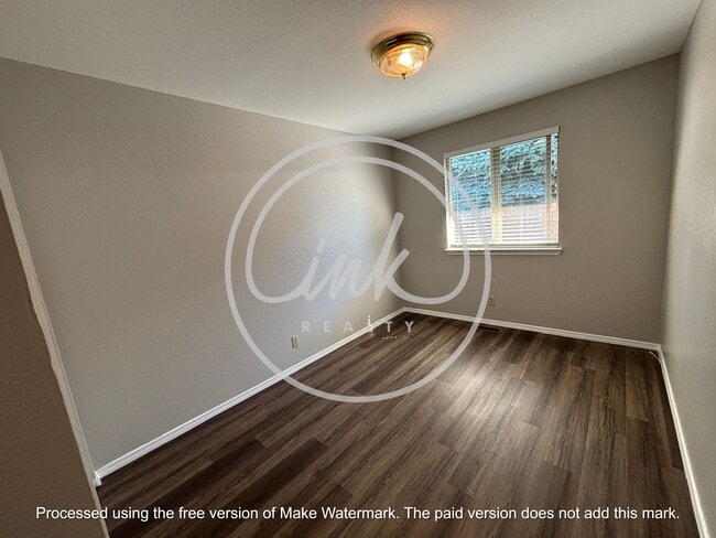 Building Photo - Newly updated Chichester Estates home
