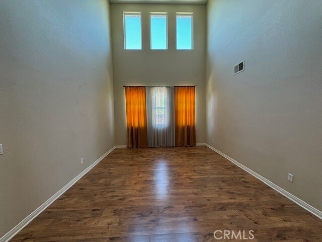 Building Photo - 16034 Skyridge Dr